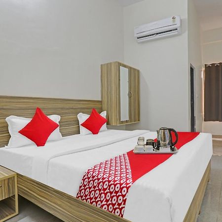 Flagship Jn Rooms And Banquet Gonda Exterior foto
