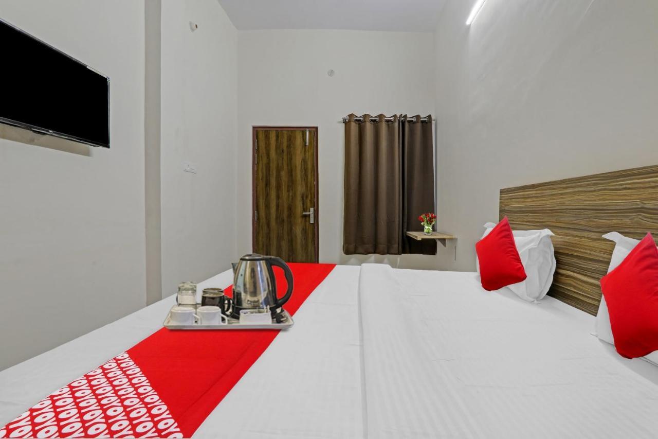 Flagship Jn Rooms And Banquet Gonda Exterior foto