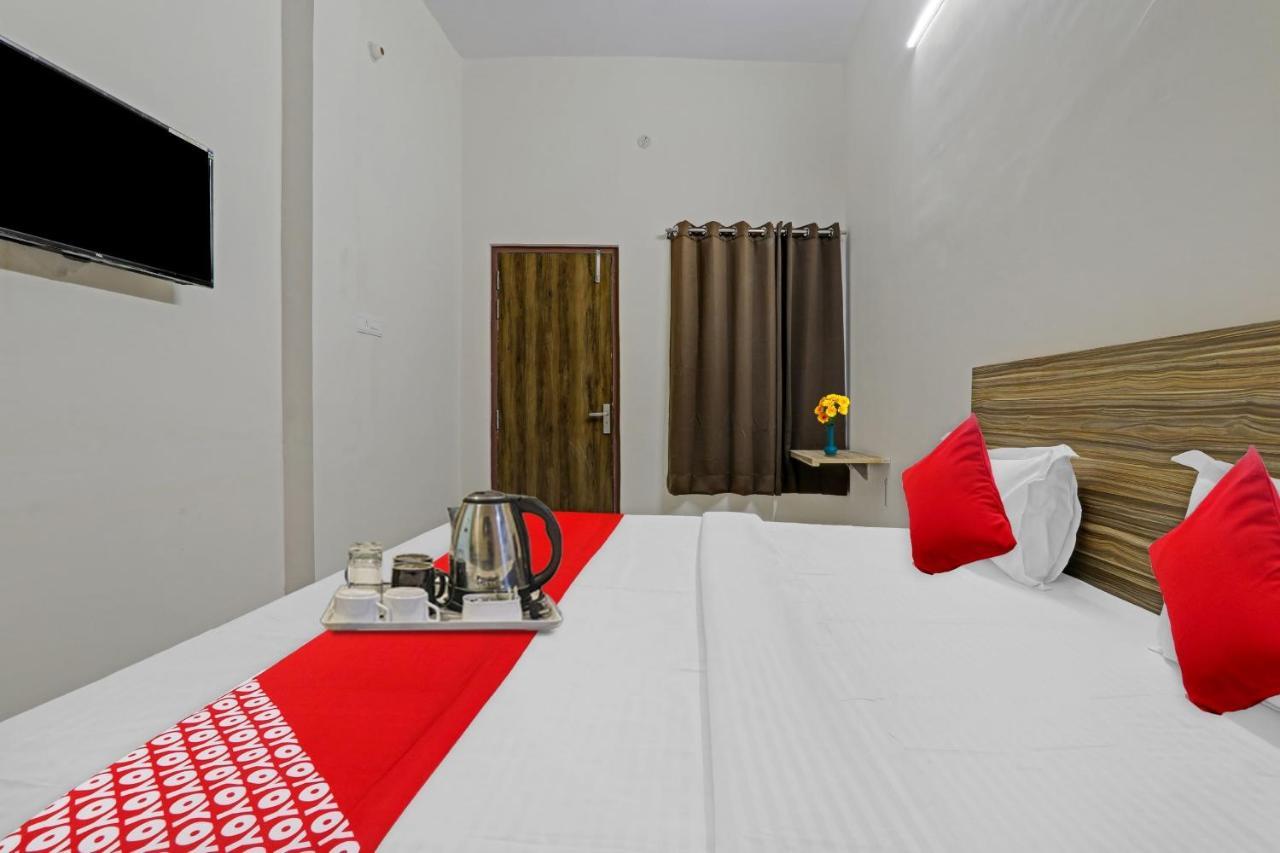 Flagship Jn Rooms And Banquet Gonda Exterior foto
