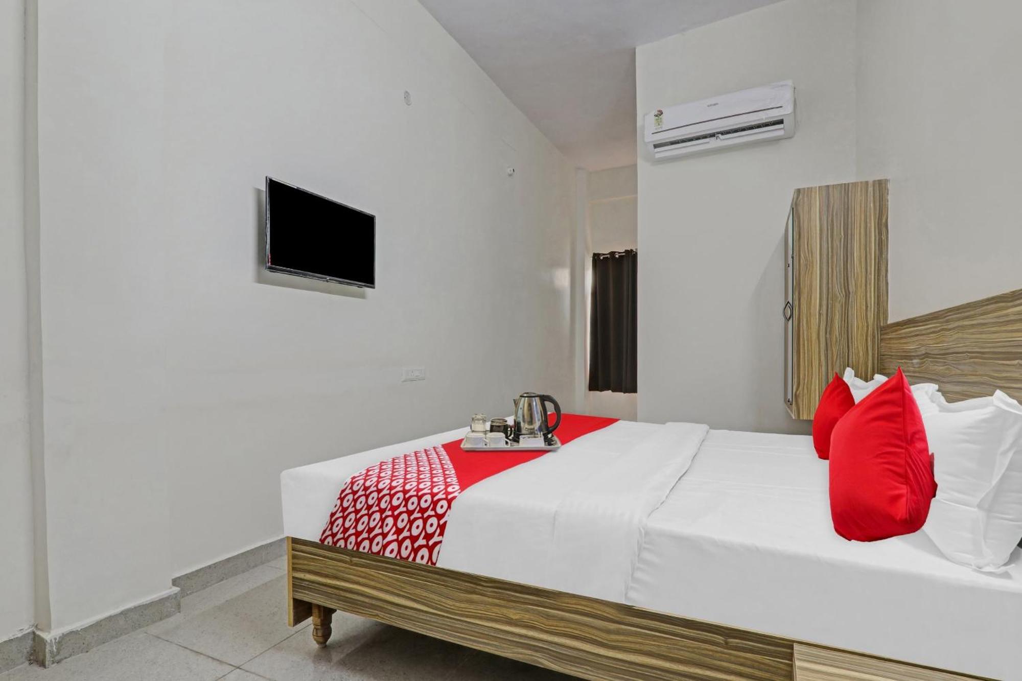 Flagship Jn Rooms And Banquet Gonda Exterior foto